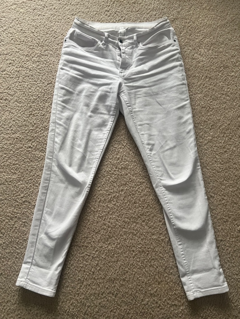 VENUS White Straight-Leg Women's Jeans - Clean Denim